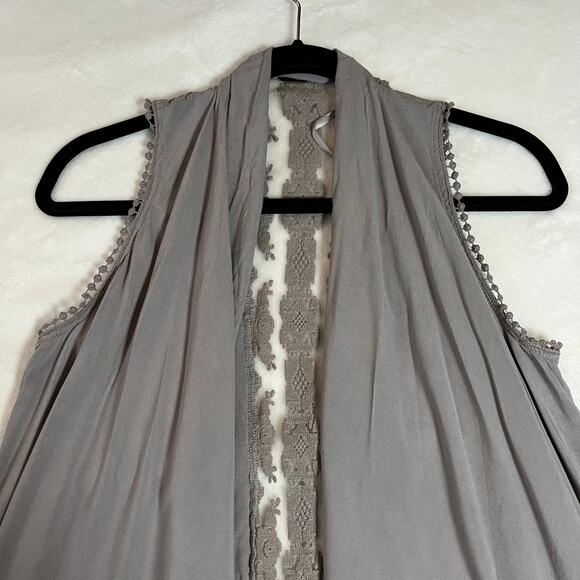 Knox Rose Open Front Crochet Trim High Low Hem Vest Size X-Small Boho Western - Picture 3 of 6